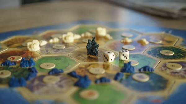 Les avantages des jeux de société et de réflexion pour le développement cognitif et social